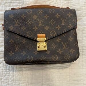 Louis Vuitton Monogram Pochette Métis